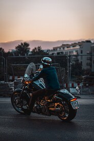 摩托车