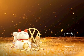 招财猫金色背景