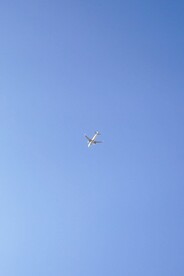天空中的飞机
