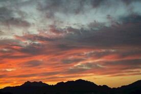 山顶夕阳