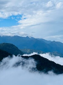 山间云雾