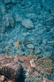 清澈的湖水