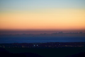 夜幕下的海景