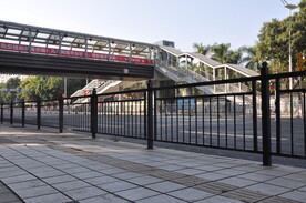 市政护栏与人行天桥