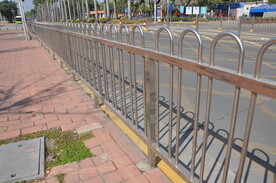 道路护栏