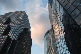仰拍楼宇