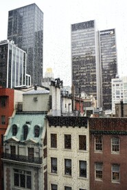 雨中的建筑楼