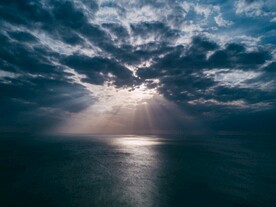 天空光束