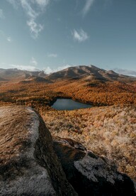 山林湖景