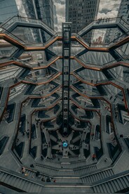 蜂巢状的建筑楼内部