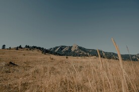 草原山脉风景