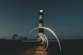 星空下的灯塔