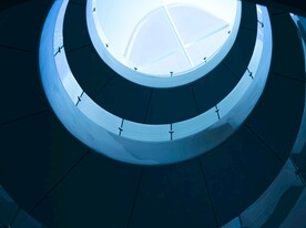 仰拍螺旋建筑