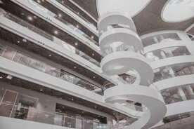 建筑楼道和旋转楼梯