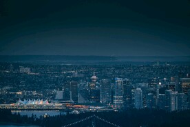 城市楼宇夜景