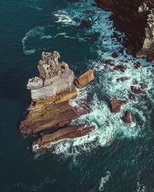 海上的岩石