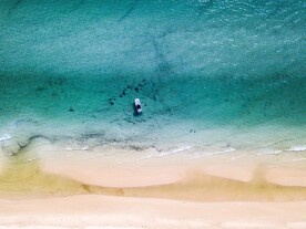 航拍海滩