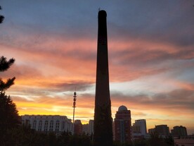 夕阳下的烟筒
