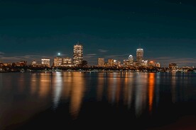 海滨城市灯光夜景