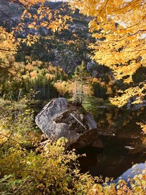 山林湖景