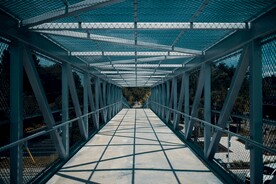 天桥通道