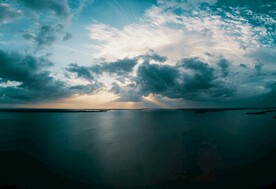 海面上的霞光