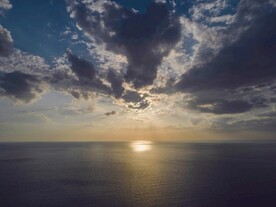 海上彩霞风景