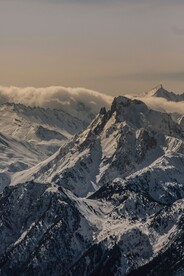 云海雪山风景