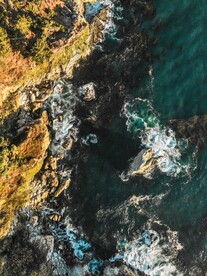 海中礁石