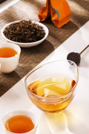 金骏眉茶水特写