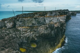 海上山岩