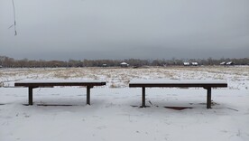 冬季雪景休息椅