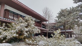冬季雪景中式复古建筑