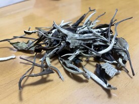 困鹿山白茶