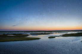 海湾上空夜景