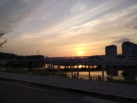 公园夕阳晚霞