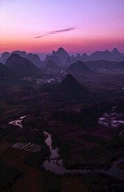 山脉河流风景
