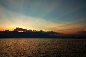 山水夕阳风景