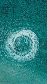 海中的游艇
