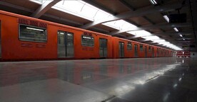 车站启动的火车