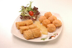 油炸虾球油炸丸子 油炸豆干