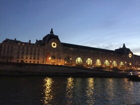 巴黎塞纳河畔夜景