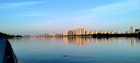 湖水   