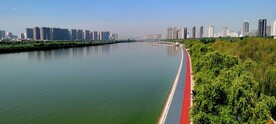 湖水  