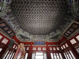 国子监孔庙辟雍内景