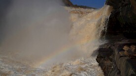 壶口瀑布彩虹