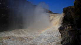 壶口瀑布彩虹