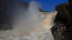 壶口瀑布彩虹