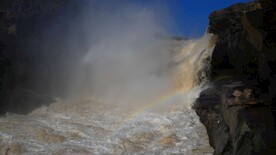 壶口瀑布彩虹