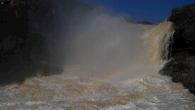 壶口瀑布彩虹